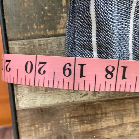 Forever21 plus size navy white striped shorts 2X - Picture 4 of 6